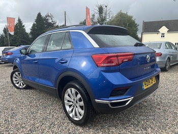 Used Volkswagen T-Roc 2019 for sale - 75992052: Photo