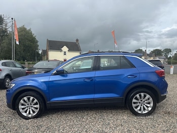 Used Volkswagen T-Roc 2019 for sale - 75992052: Photo