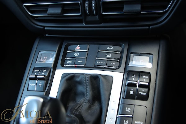 Used Porsche Macan 2020 for sale - 76158580: Photo 25