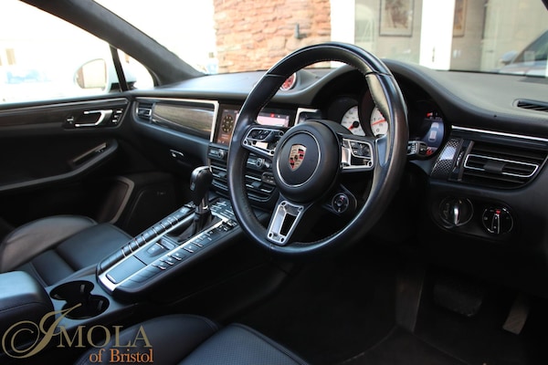 Used Porsche Macan 2020 for sale - 76158580: Photo 50