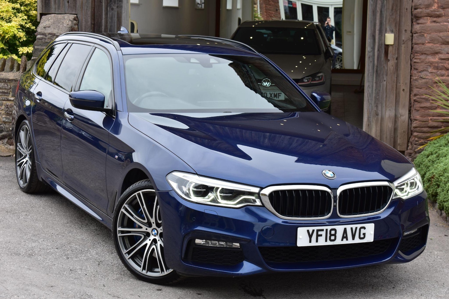 Used BMW 5 Series 2018 for sale - 76336108: Photo 1