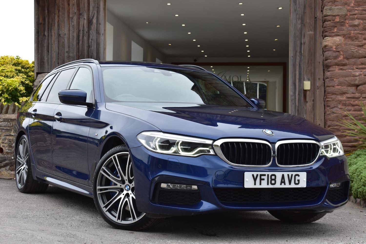 Used BMW 5 Series 2018 for sale - 76336108: Photo 2