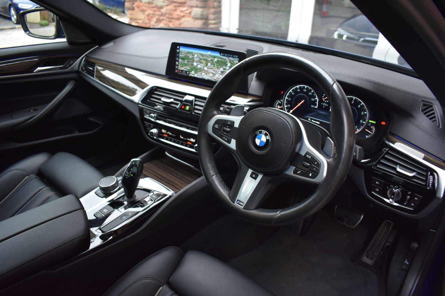 Used BMW 5 Series 2018 for sale - 76336108: Photo 48
