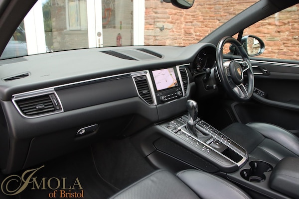 Used Porsche Macan 2017 for sale - 76215308: Photo 19