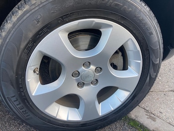 Used Land Rover Discovery Sport 2017 for sale - 77010607: Photo