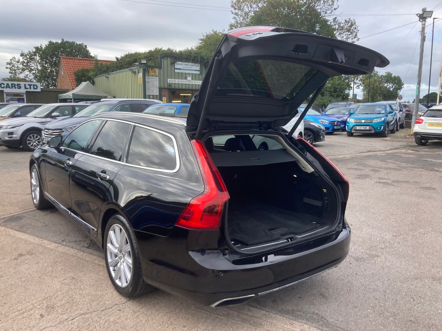 Used Volvo V90 2017 for sale - 76003702: Photo 8