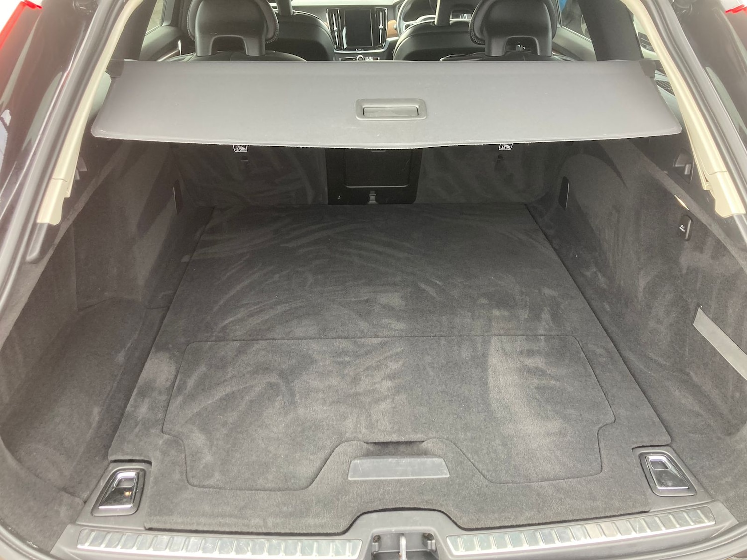 Used Volvo V90 2017 for sale - 76003702: Photo 9