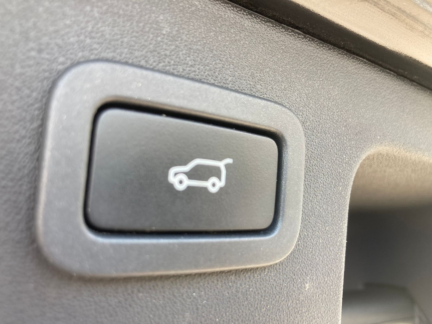 Used Land Rover Discovery Sport 2017 for sale - 77960078: Photo 10