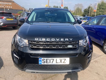 Used Land Rover Discovery Sport 2017 for sale - 77960078: Photo