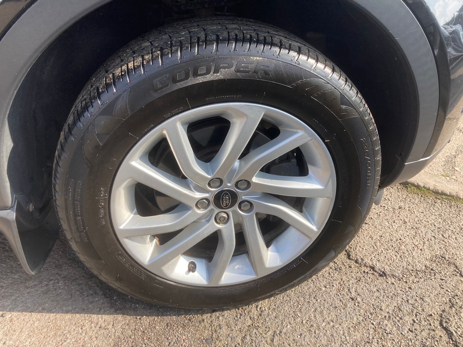 Used Land Rover Discovery Sport 2017 for sale - 77960078: Photo 4