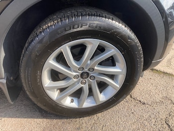 Used Land Rover Discovery Sport 2017 for sale - 77960078: Photo