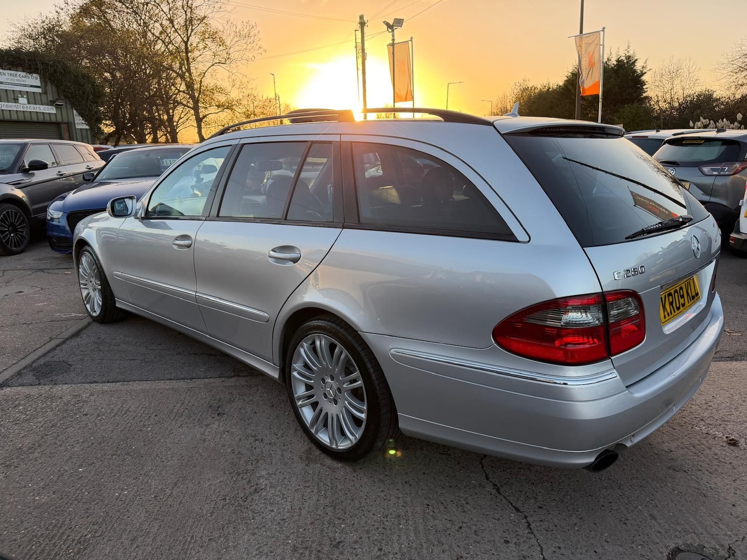Used Mercedes-Benz E Class 2009 for sale - 77428293: Photo 4