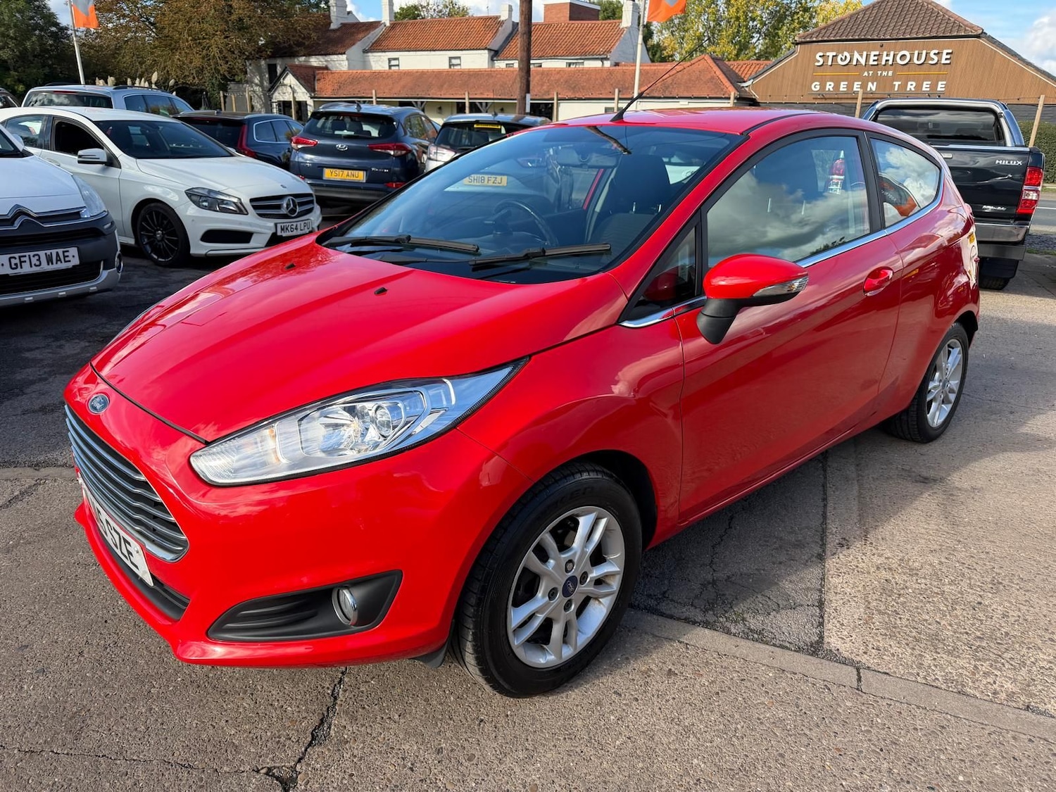 Used Ford Fiesta 2015 for sale - 76400592: Photo 1