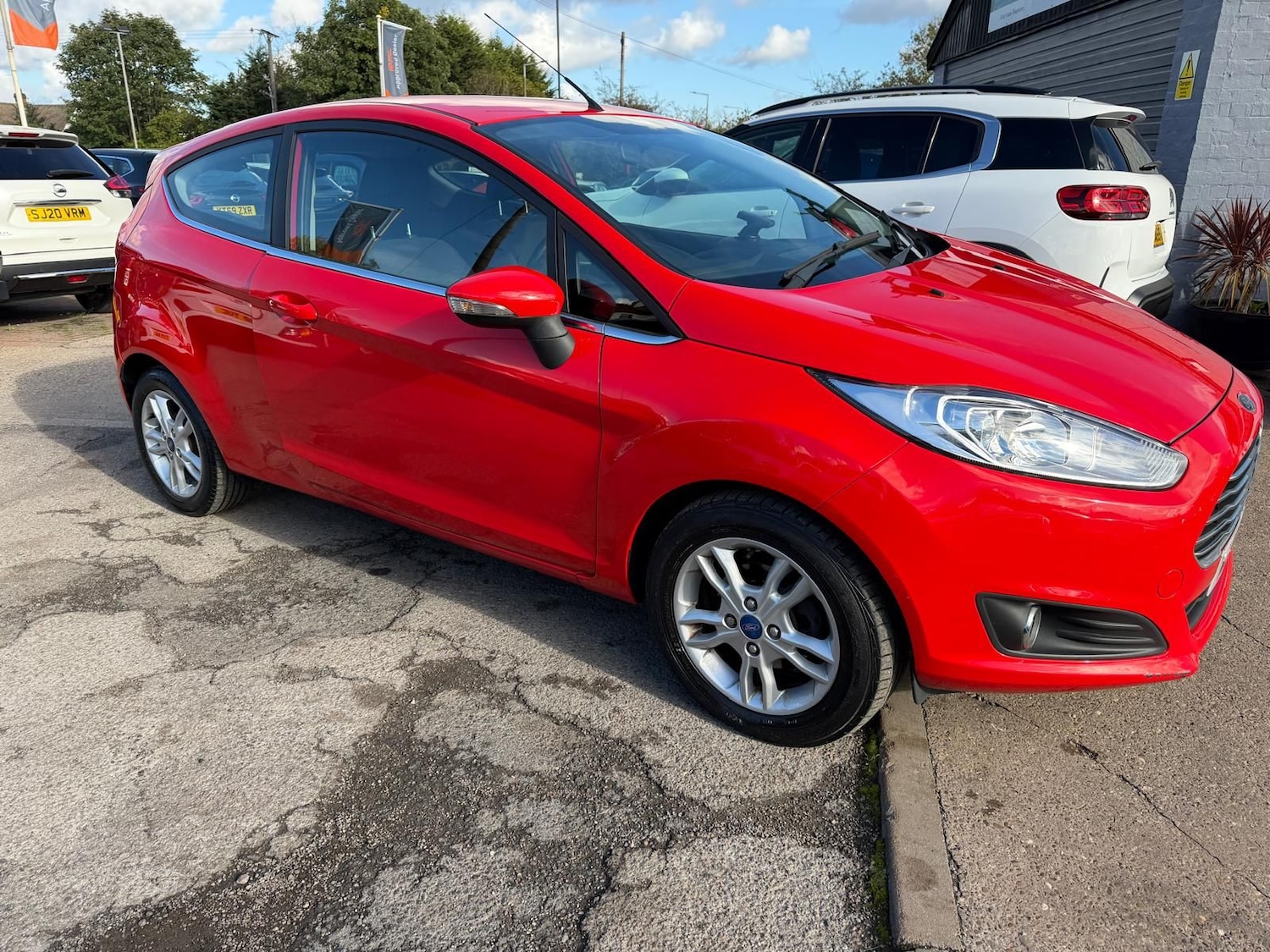 Used Ford Fiesta 2015 for sale - 76400592: Photo 2