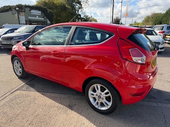 Used Ford Fiesta 2015 for sale - 76400592: Photo