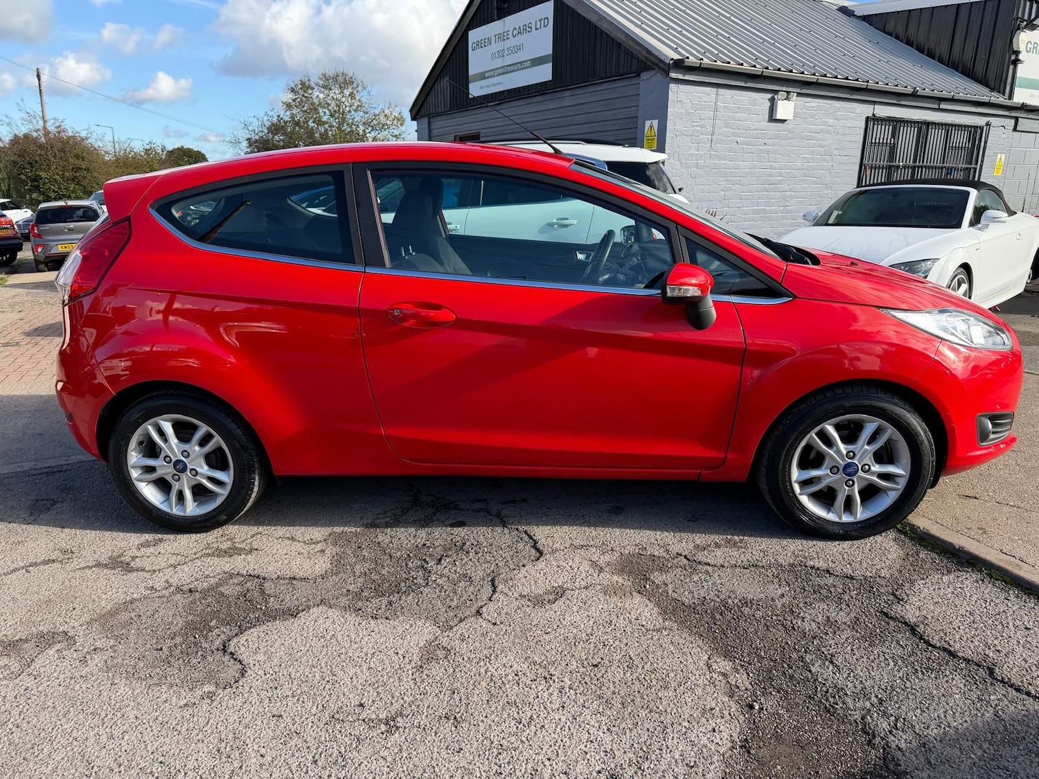 Used Ford Fiesta 2015 for sale - 76400592: Photo 7