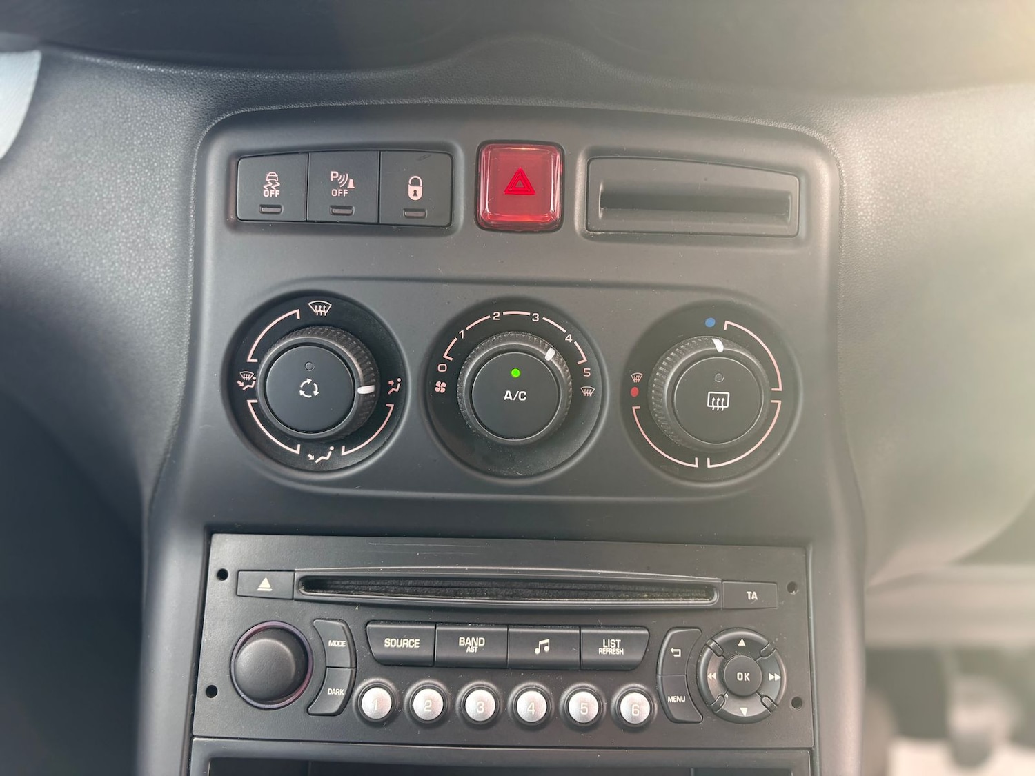 Used Citroen C3 Picasso 2017 for sale - 77726254: Photo 13