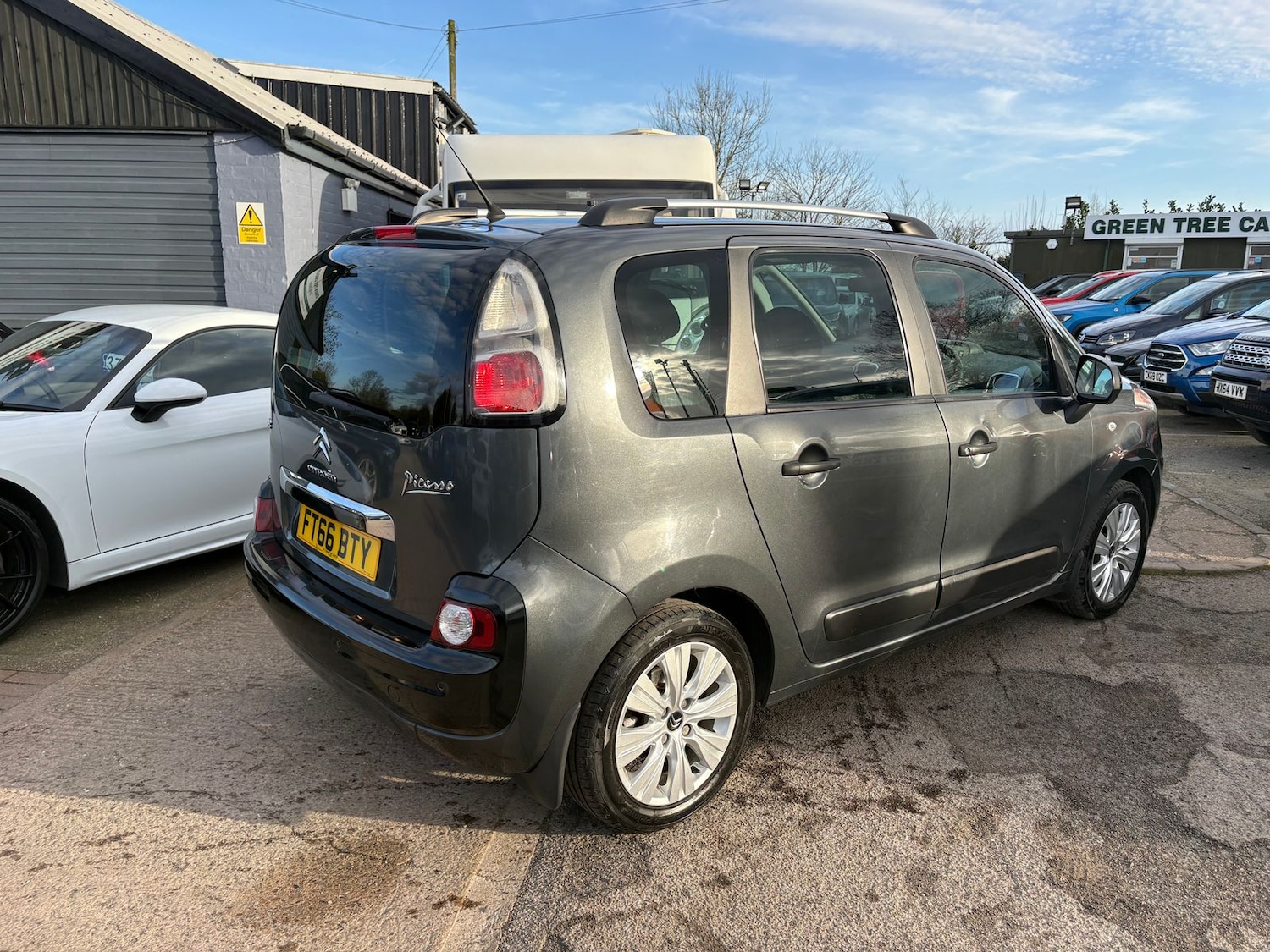 Used Citroen C3 Picasso 2017 for sale - 77726254: Photo 4