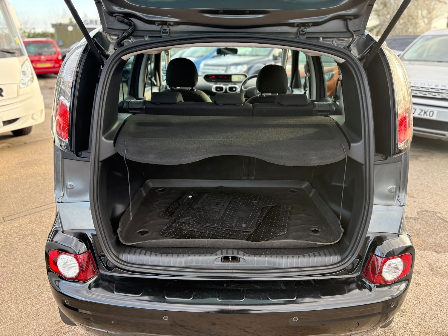 Used Citroen C3 Picasso 2017 for sale - 77726254: Photo 8