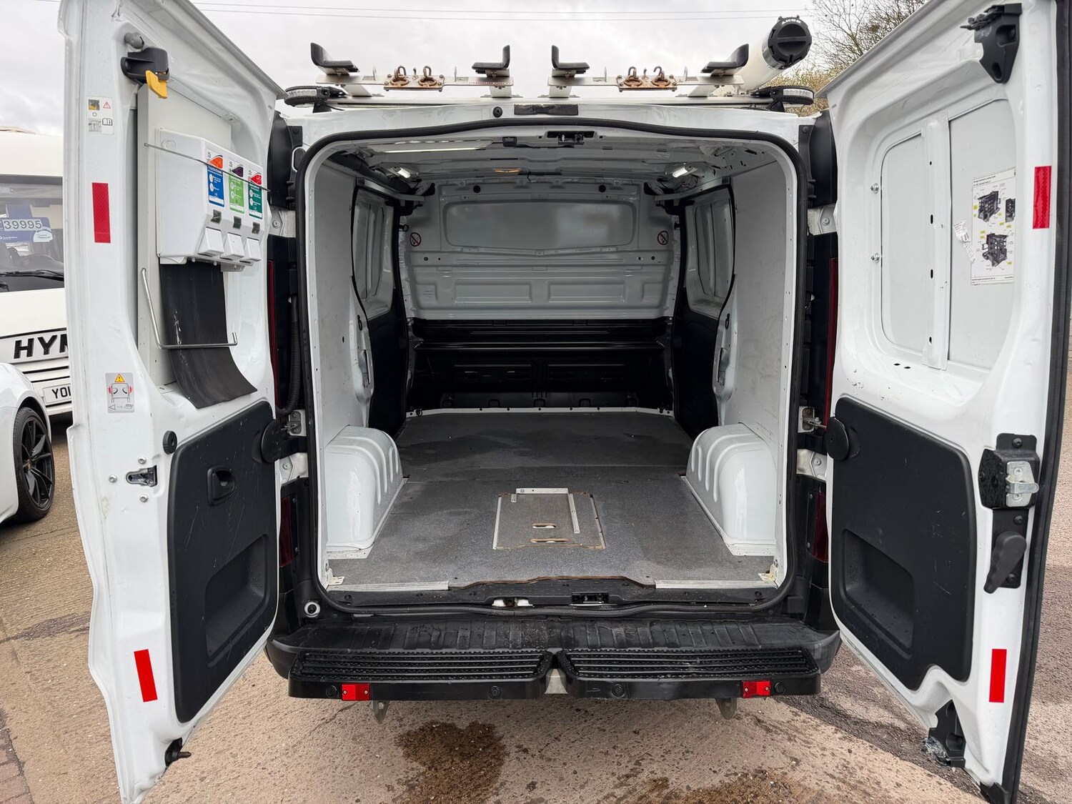 Used Vauxhall Vivaro 2017 for sale - 77855868: Photo 11