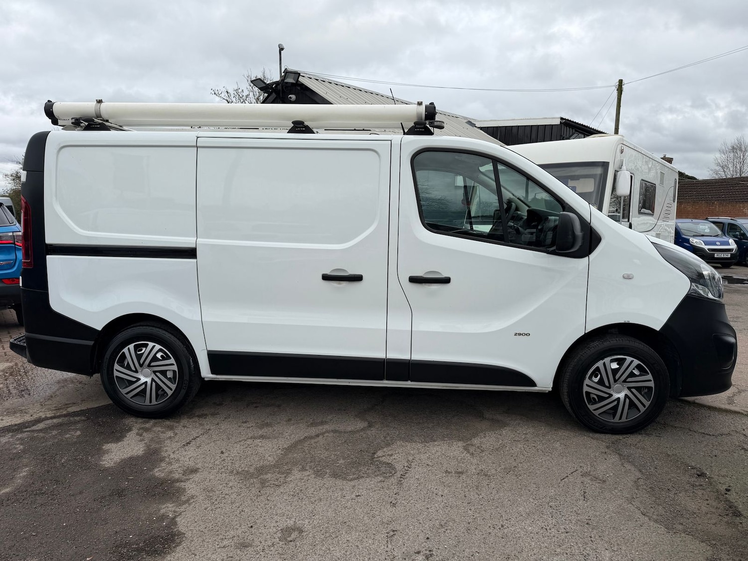 Used Vauxhall Vivaro 2017 for sale - 77855868: Photo 4