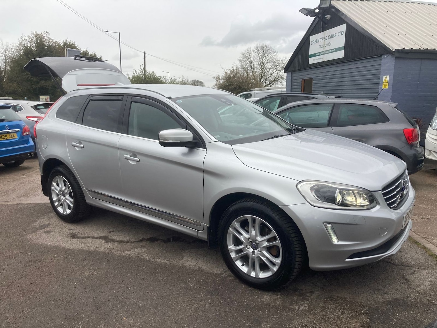 Used Volvo XC60 2015 for sale - 78187113: Photo 3