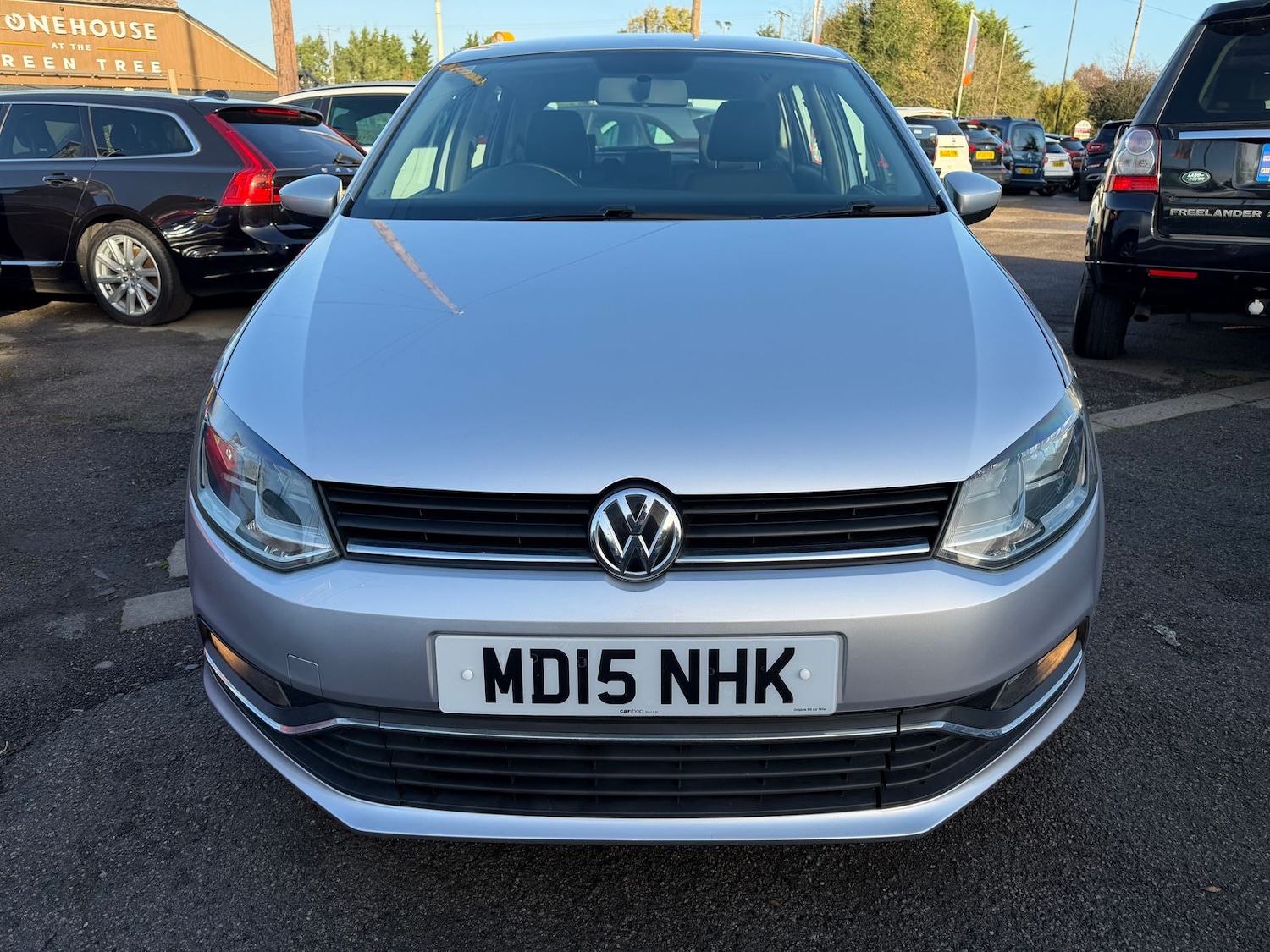 Used Volkswagen Polo 2015 for sale - 76773544: Photo 2