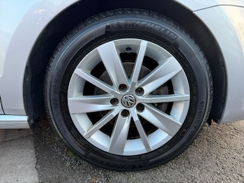 Used Volkswagen Polo 2015 for sale - 76773544: Photo