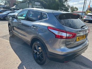 Used Nissan Qashqai 2015 for sale - 76154579: Photo 3