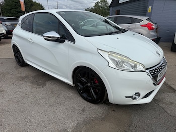 Used Peugeot 208 2014 for sale - 75660460: Photo