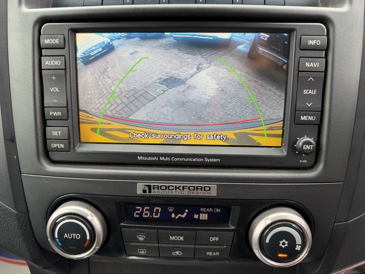 Used Mitsubishi Shogun 2011 for sale - 77031651: Photo 12