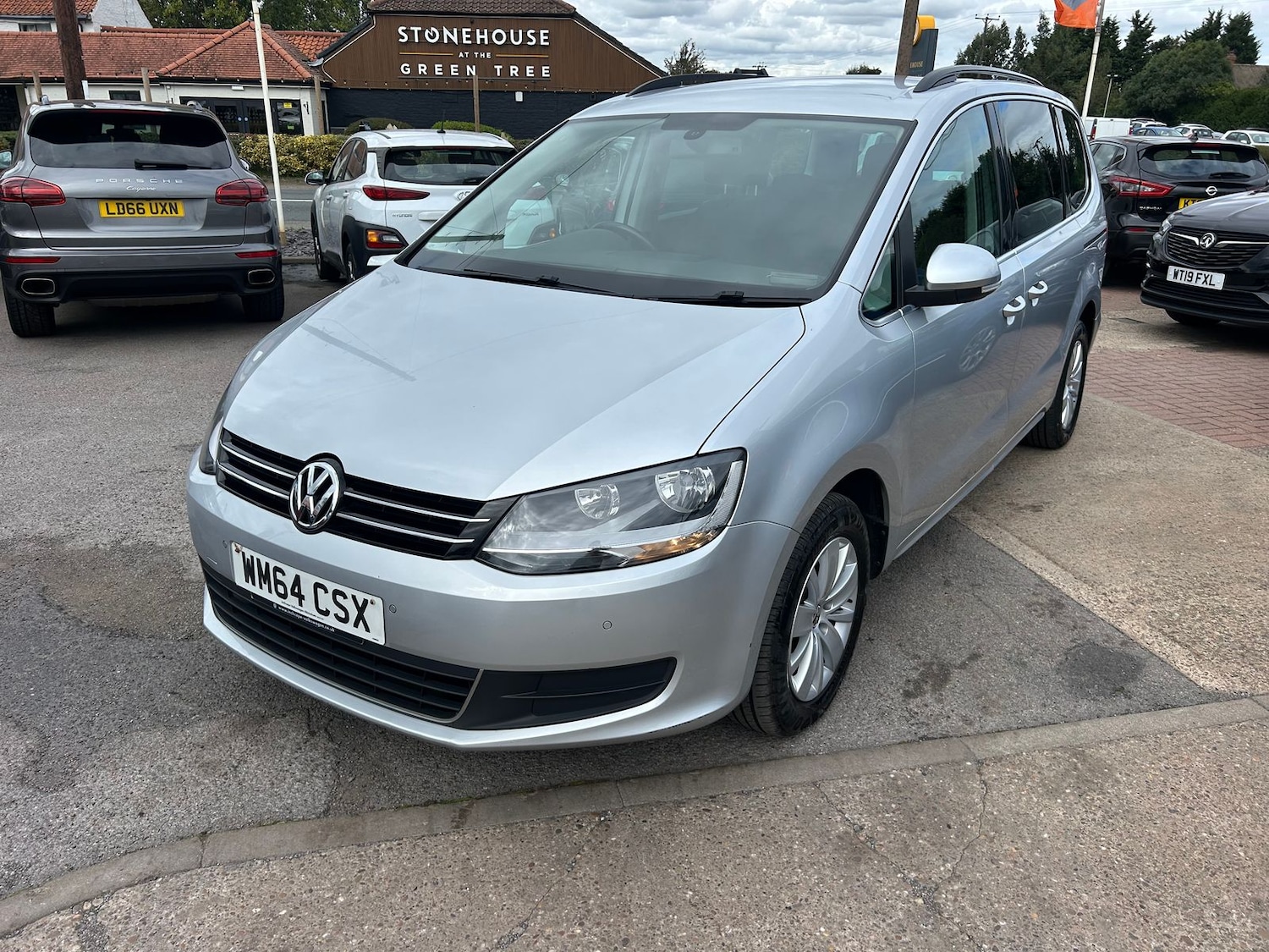 Used Volkswagen Sharan 2015 for sale - 76065756: Photo 1