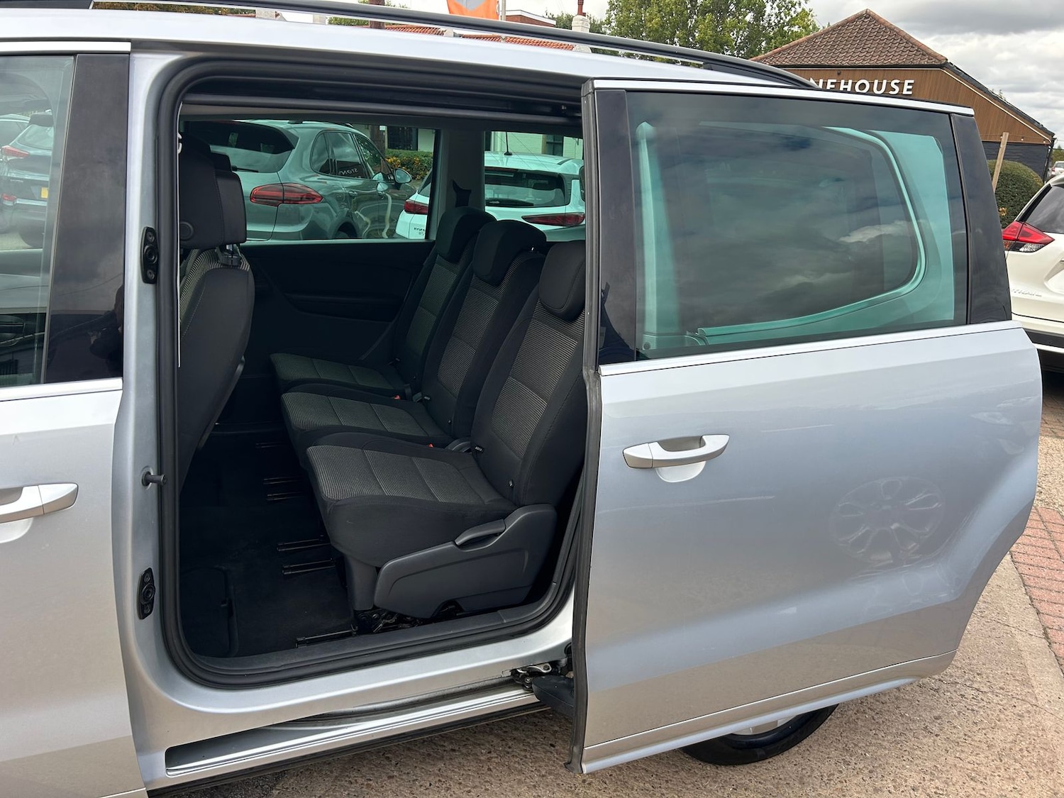 Used Volkswagen Sharan 2015 for sale - 76065756: Photo 17