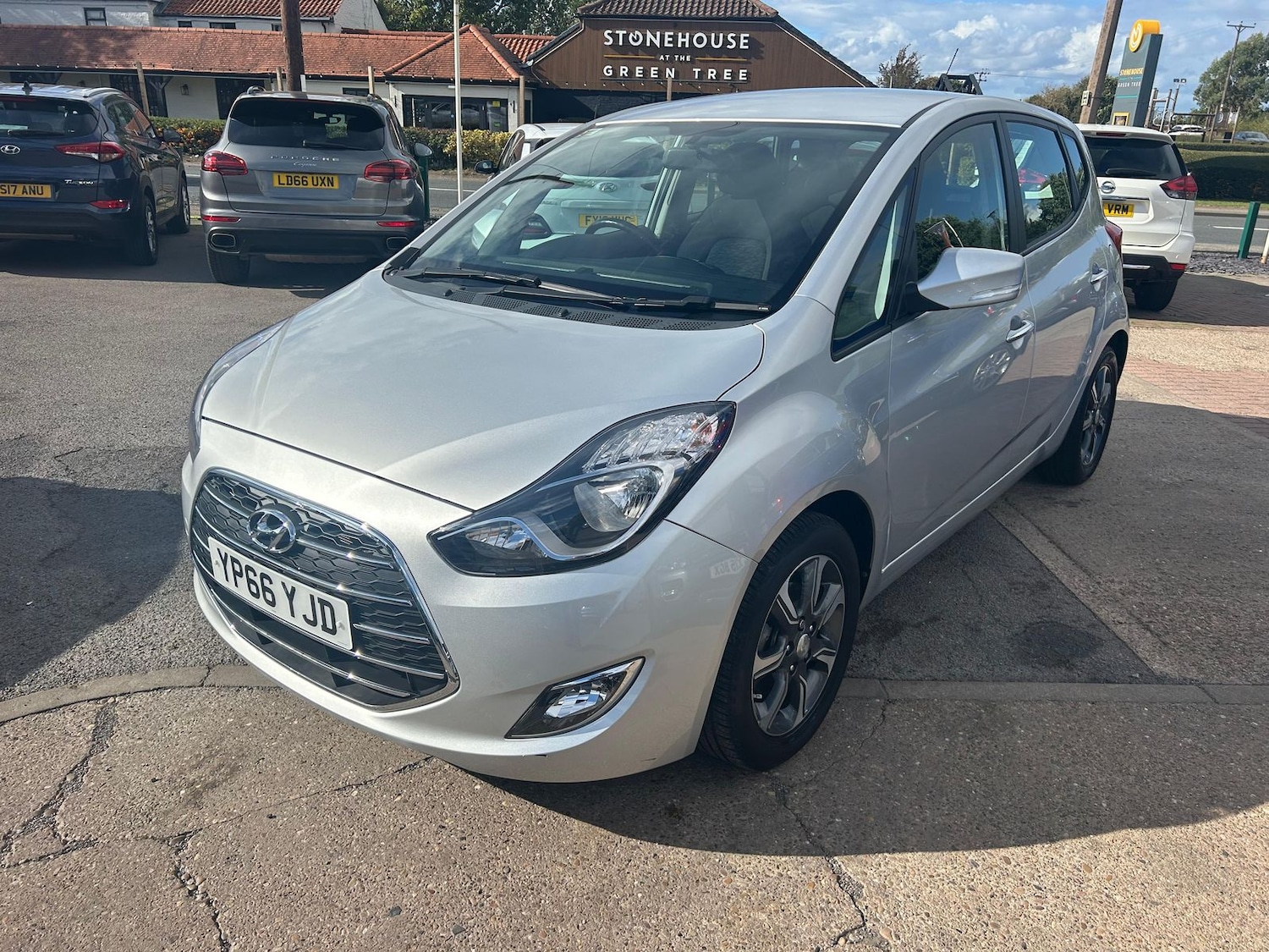 Used Hyundai Ix20 2016 for sale - 76022037: Photo 1