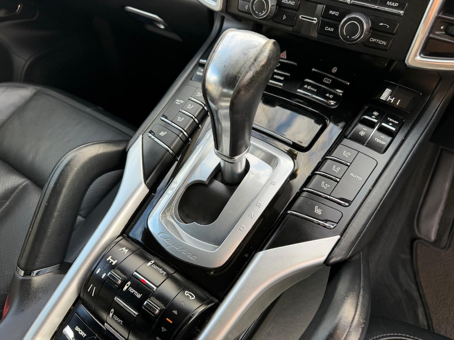 Used Porsche Cayenne 2012 for sale - 76350687: Photo 13