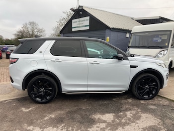 Used Land Rover Discovery Sport 2016 for sale - 77405583: Photo