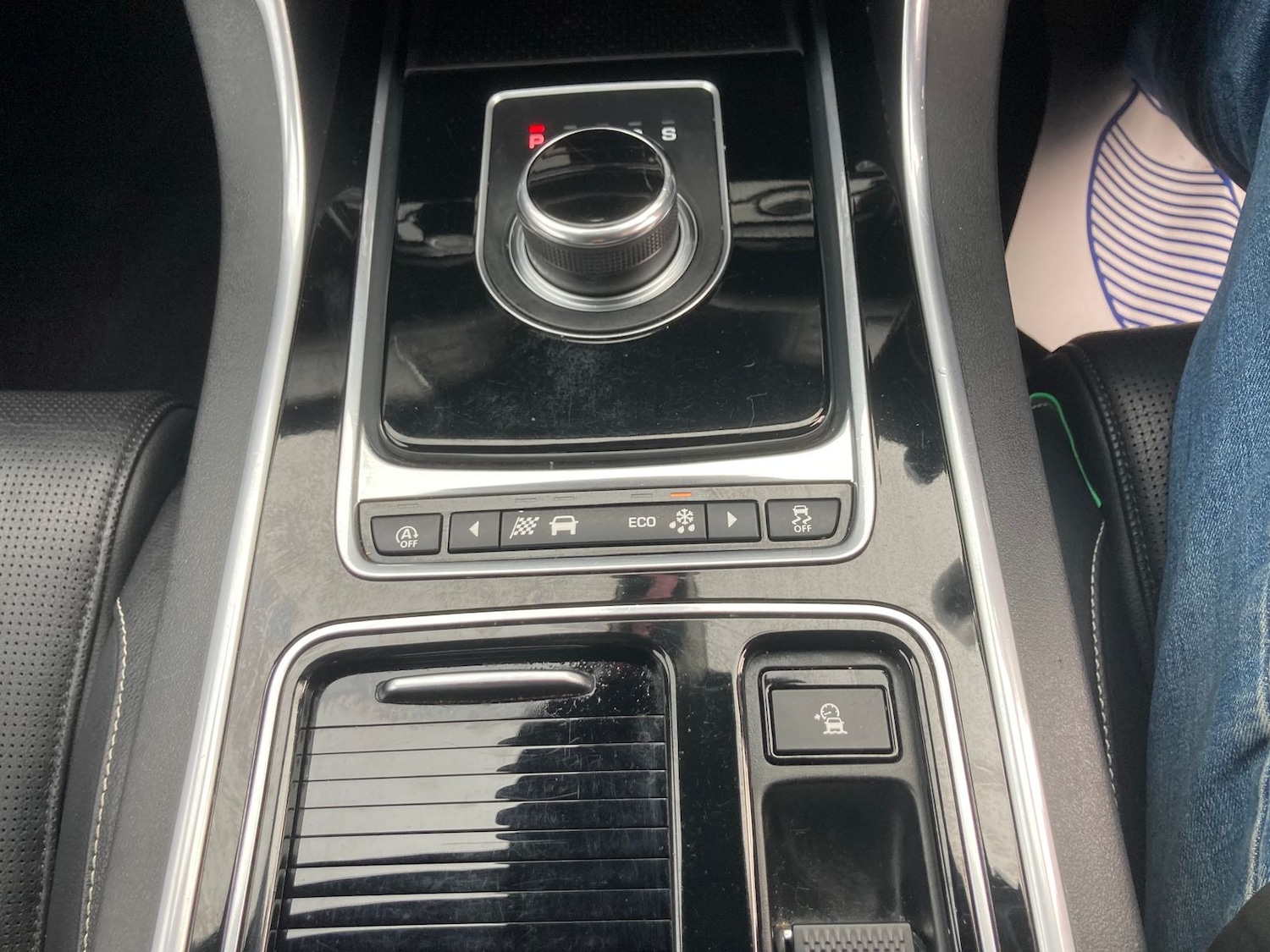 Used Jaguar XF 2017 for sale - 76539738: Photo 14