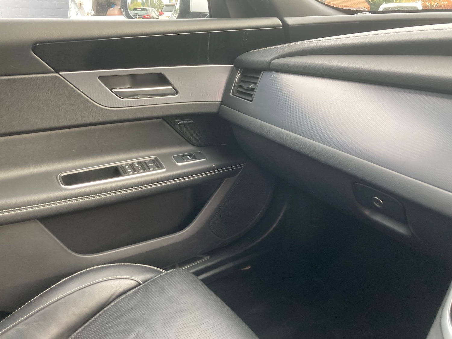 Used Jaguar XF 2017 for sale - 76539738: Photo 16