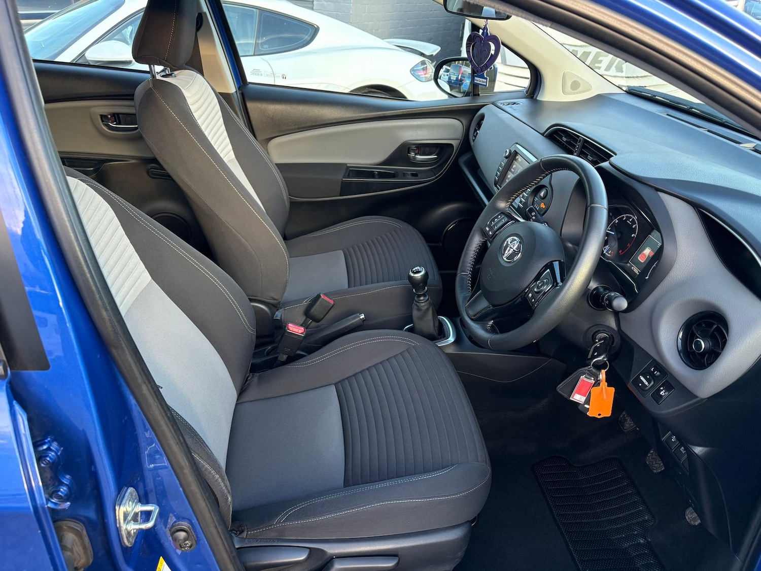 Used Toyota Yaris 2017 for sale - 77726253: Photo 10