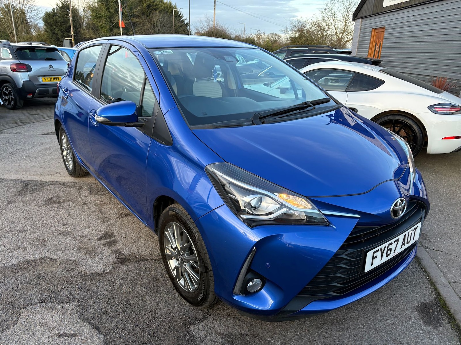 Used Toyota Yaris 2017 for sale - 77726253: Photo 2