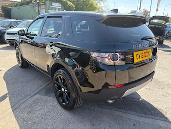 Used Land Rover Discovery Sport 2018 for sale - 78343605: Photo