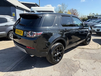 Used Land Rover Discovery Sport 2018 for sale - 78343605: Photo