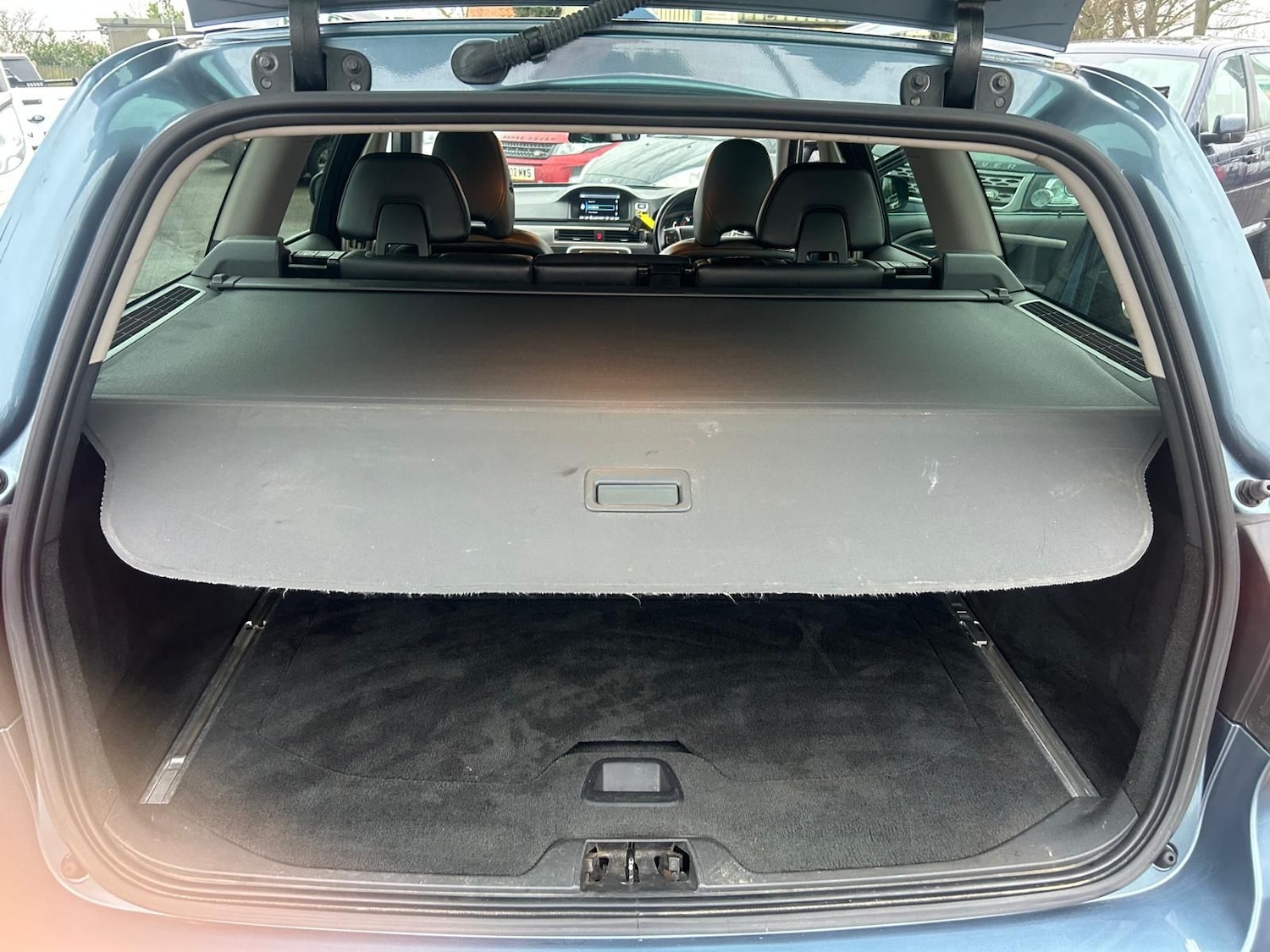 Used Volvo V70 2013 for sale - 77218918: Photo 9