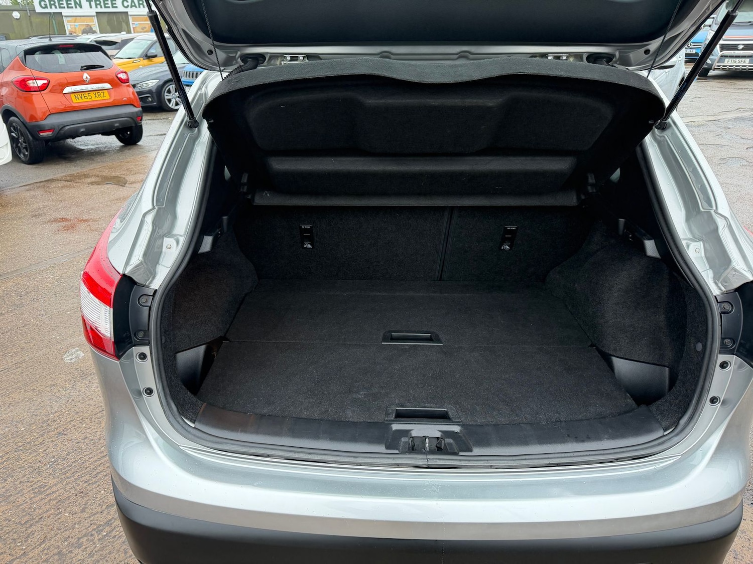 Used Nissan Qashqai 2016 for sale - 77389126: Photo 11