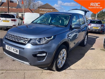 Used Land Rover Discovery Sport 2017 for sale - 77894038: Photo