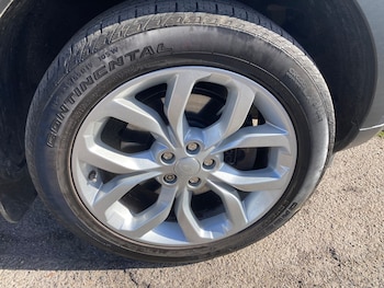 Used Land Rover Discovery Sport 2017 for sale - 77894038: Photo