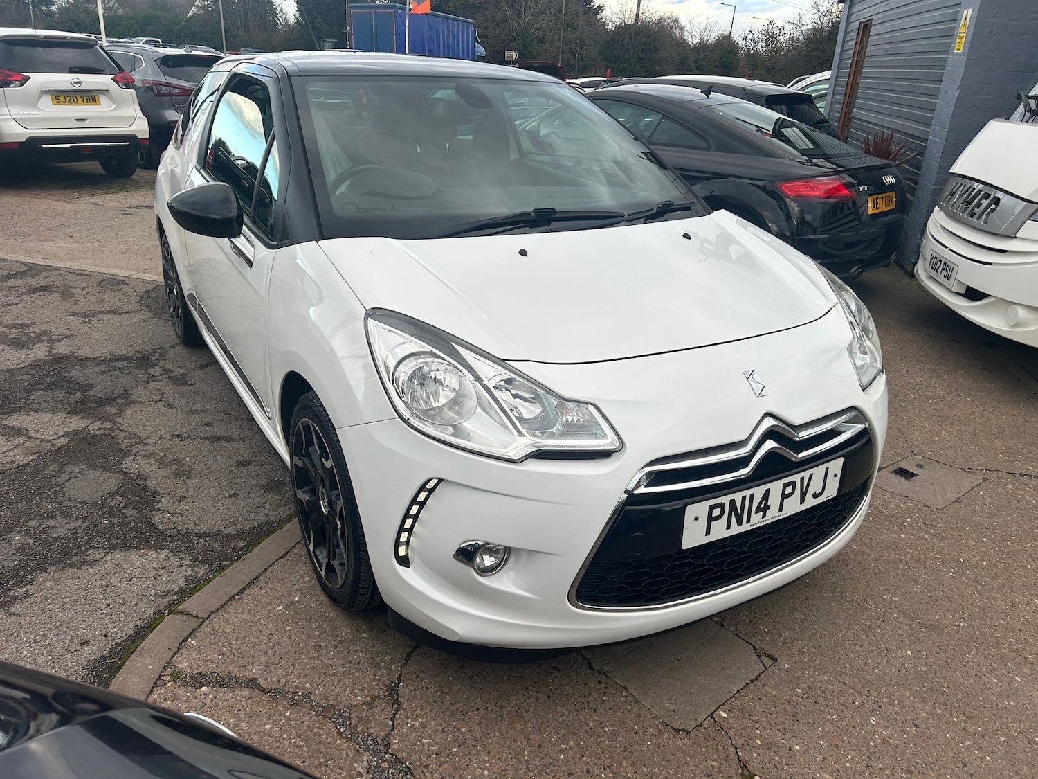 Used Citroen DS3 2014 for sale - 76901626: Photo 2
