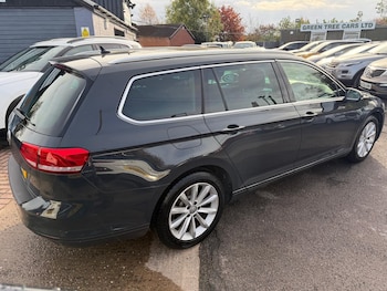 Used Volkswagen Passat 2017 for sale - 76434573: Photo
