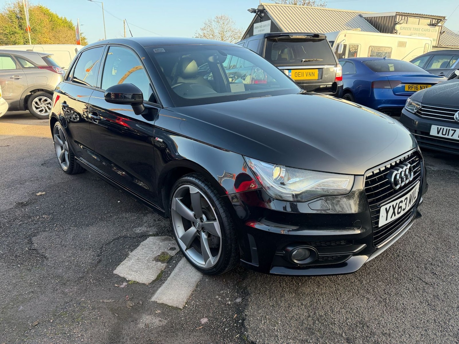 Used Audi A1 2013 for sale - 76736821: Photo 2