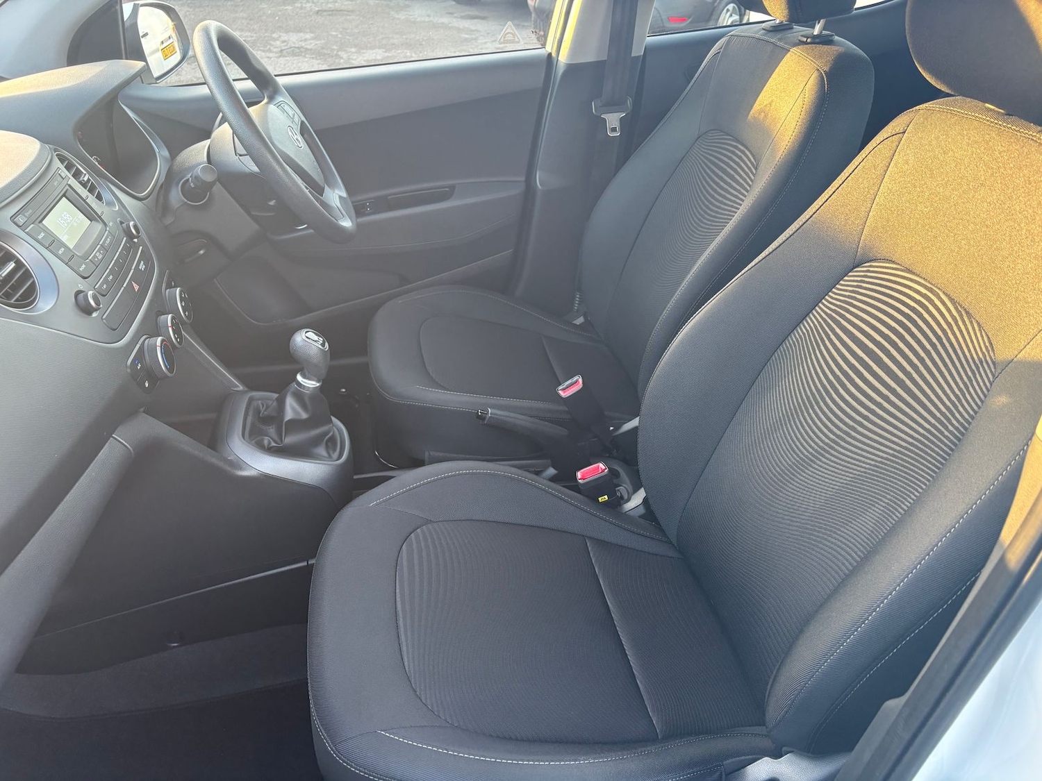 Used Hyundai i10 2017 for sale - 77010614: Photo 8